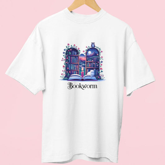 "Book Worm" T-Shirt with Cute Cat Design – Perfect Gift for Book Lovers & Cat Enthusiasts