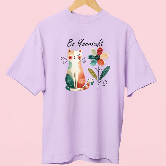 "Be Yourself" Oversized T-Shirt – Cute Cat Graphic for Cat Lovers & Individualists